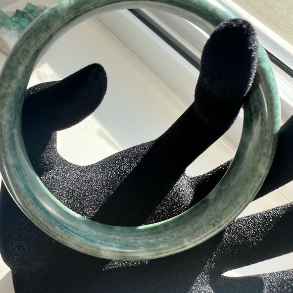 Olive green Jade bangle . - Picture 3 of 7